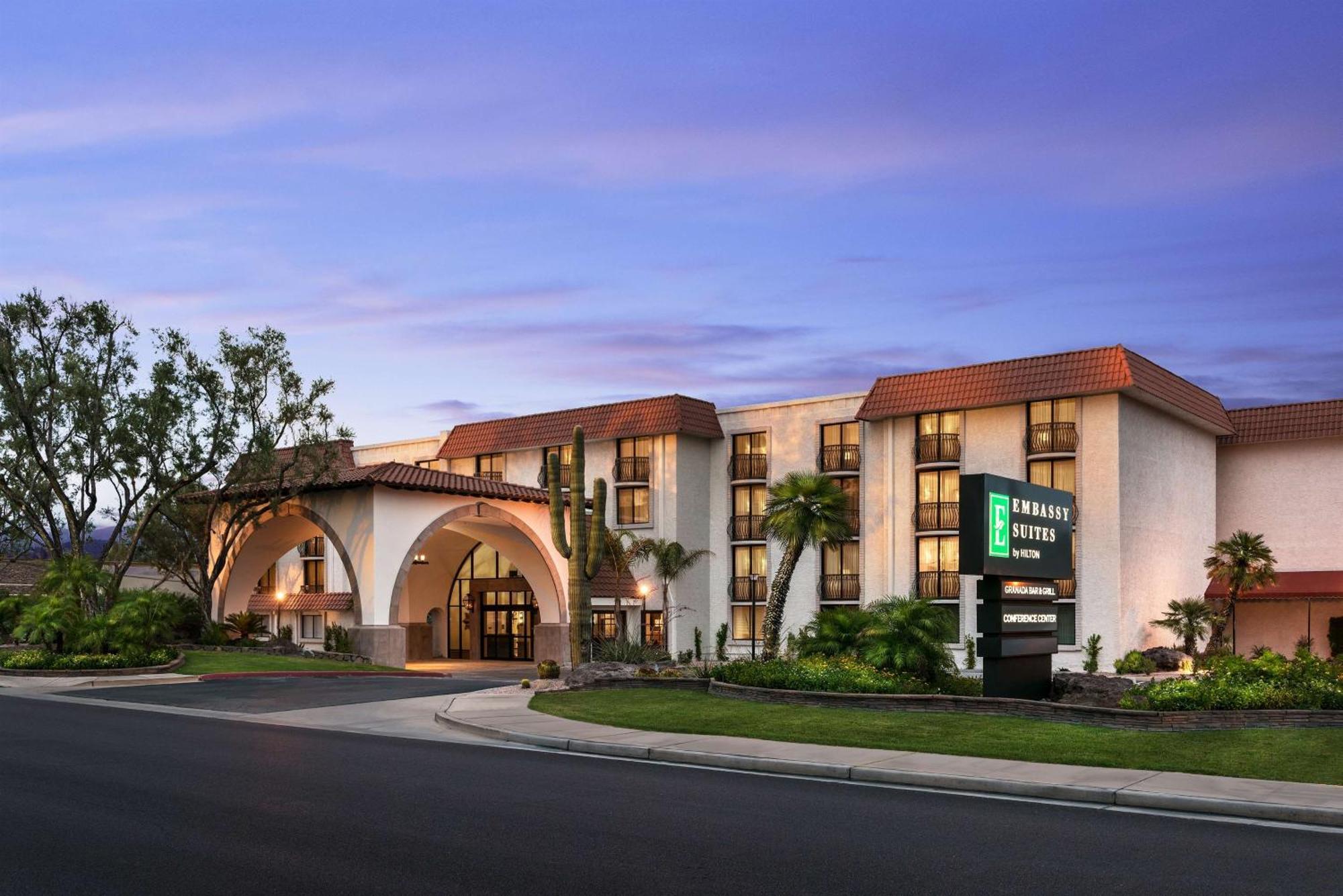 Embassy Suites By Hilton Scottsdale Resort Exterior foto