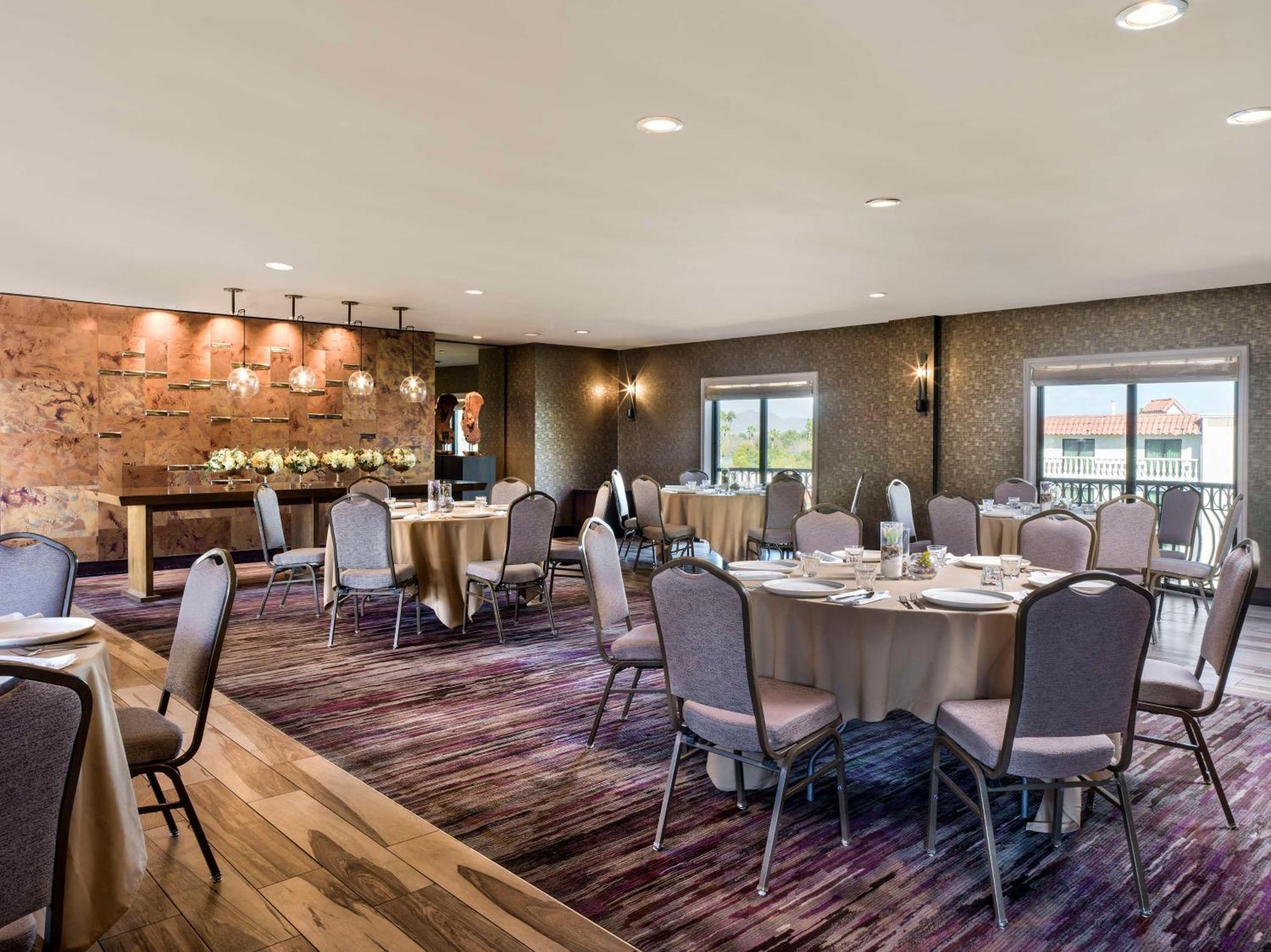 Embassy Suites By Hilton Scottsdale Resort Exterior foto