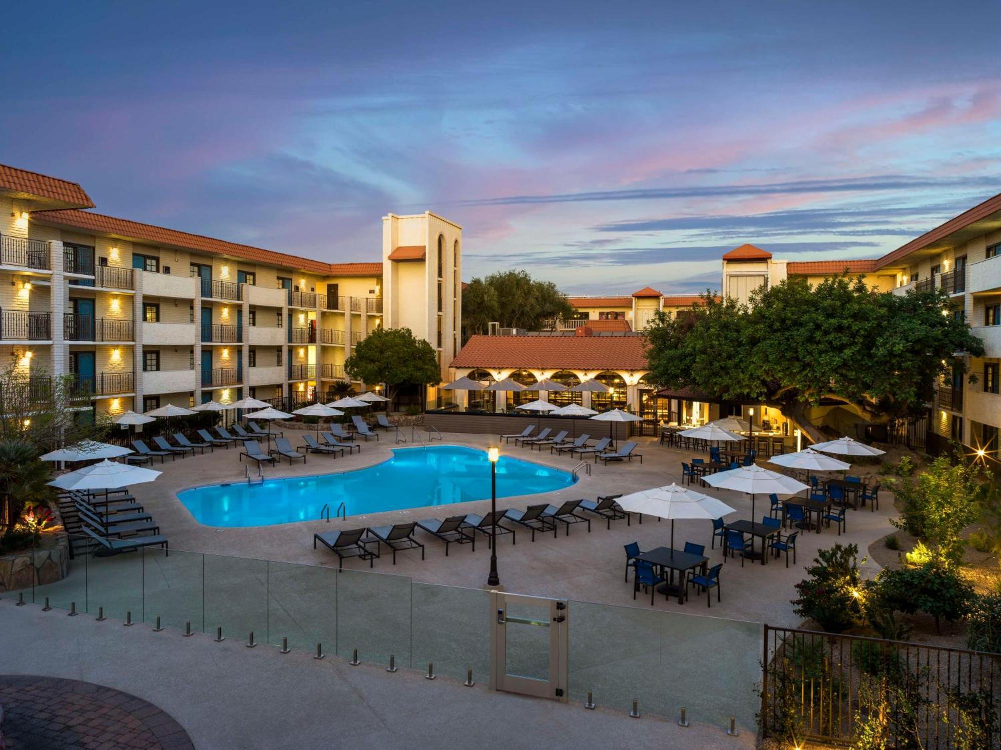 Embassy Suites By Hilton Scottsdale Resort Exterior foto