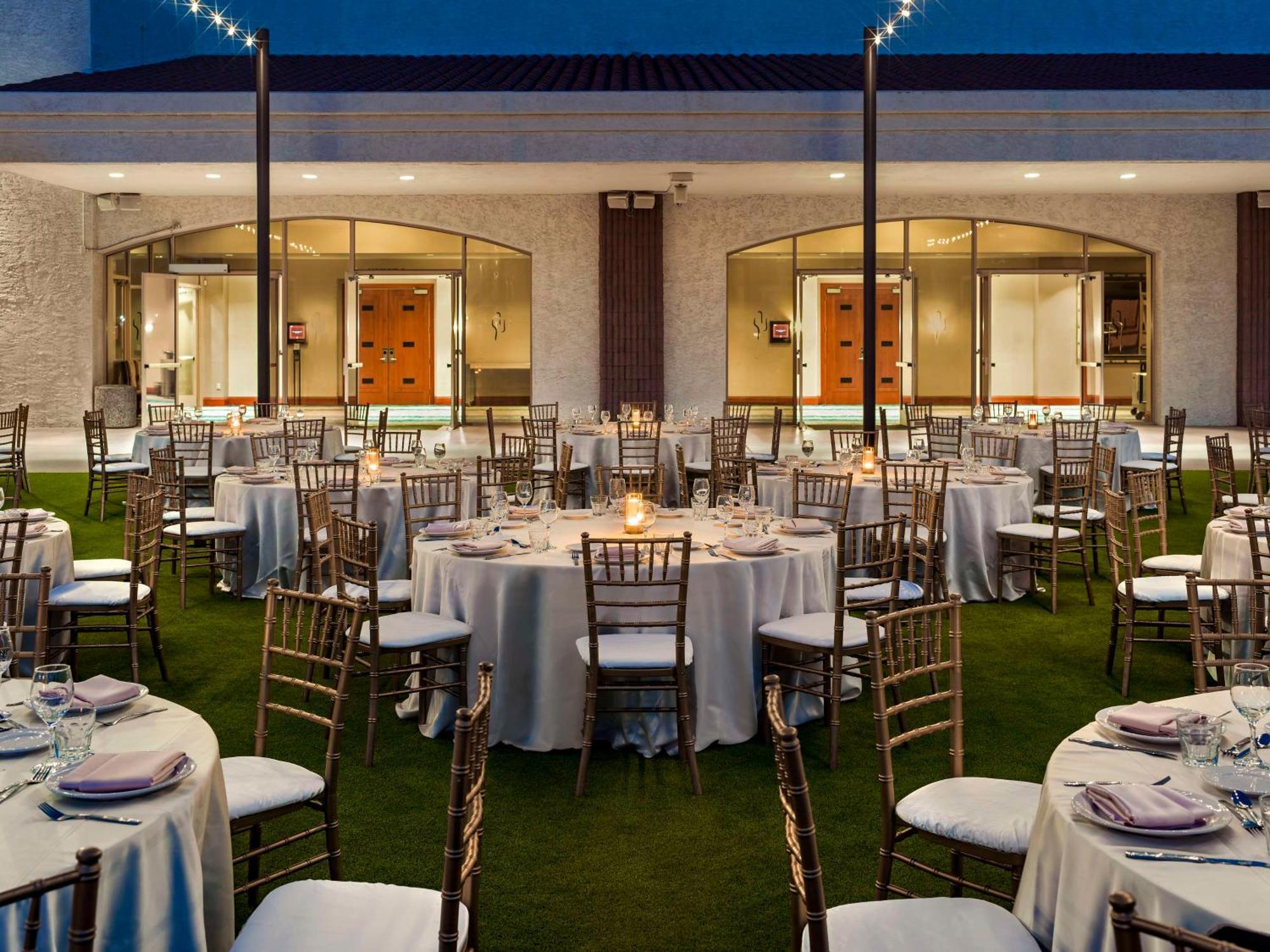Embassy Suites By Hilton Scottsdale Resort Exterior foto