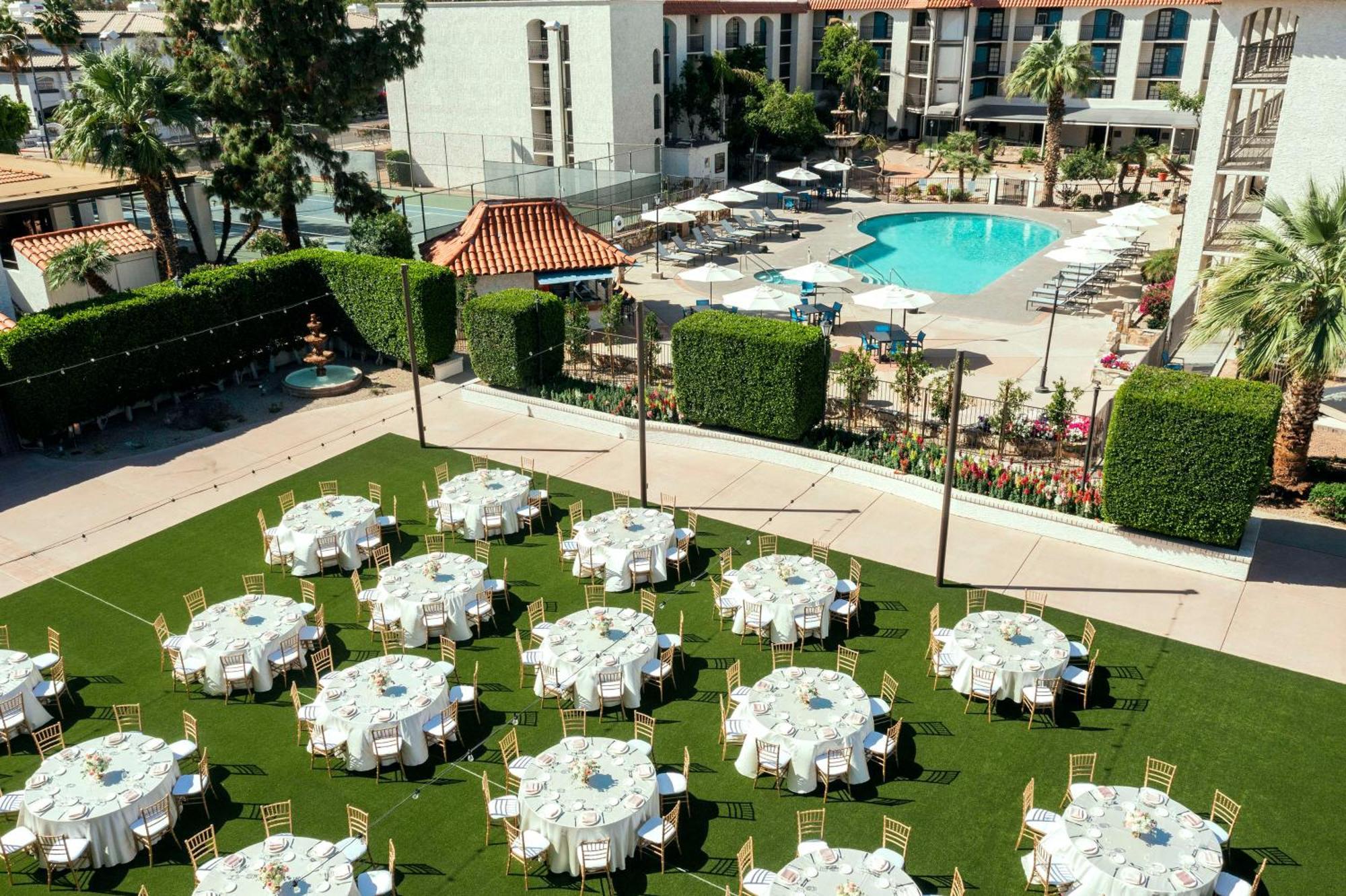 Embassy Suites By Hilton Scottsdale Resort Exterior foto