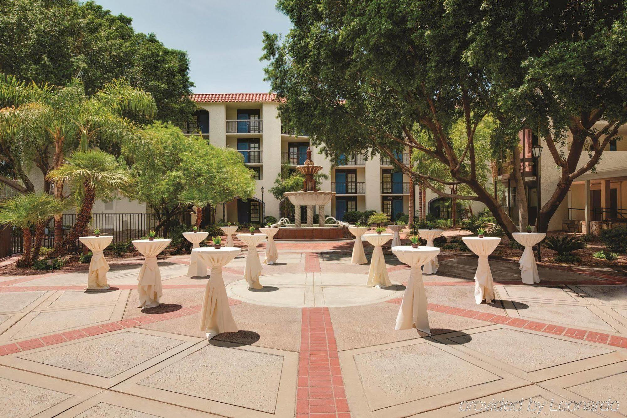 Embassy Suites By Hilton Scottsdale Resort Exterior foto