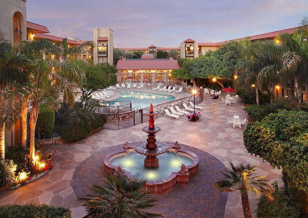 Embassy Suites By Hilton Scottsdale Resort Exterior foto